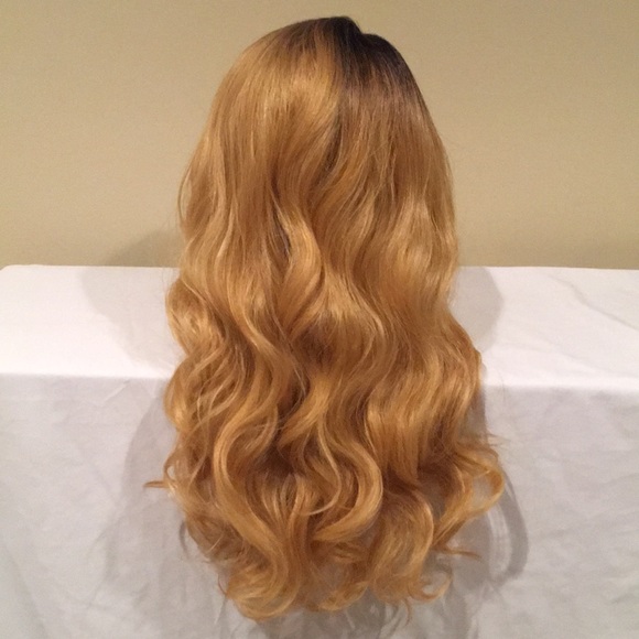 NWOT Blonde curly with dark root wig - Picture 2 of 5
